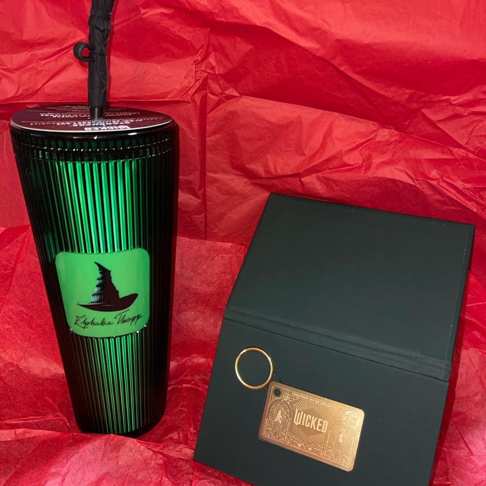 NEW Starbucks WICKED Glow in the dark 24 ounce tumbler & gold metal Keychain set